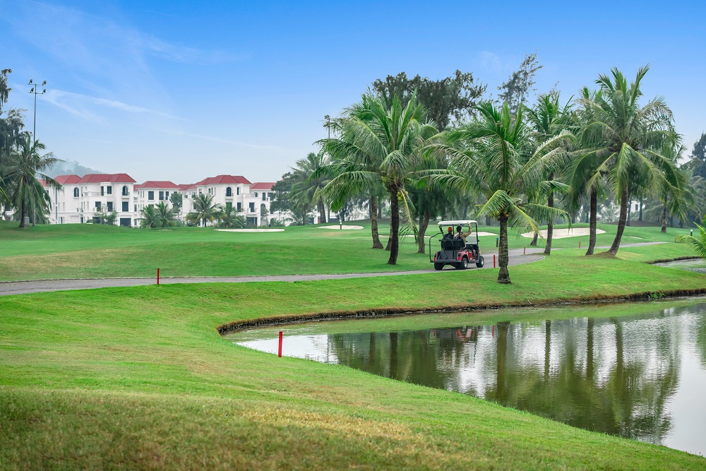 Hệ thống sân golf 18 lỗ đẳng cấp quốc tế đáp ứng mọi tín đồ mê golf